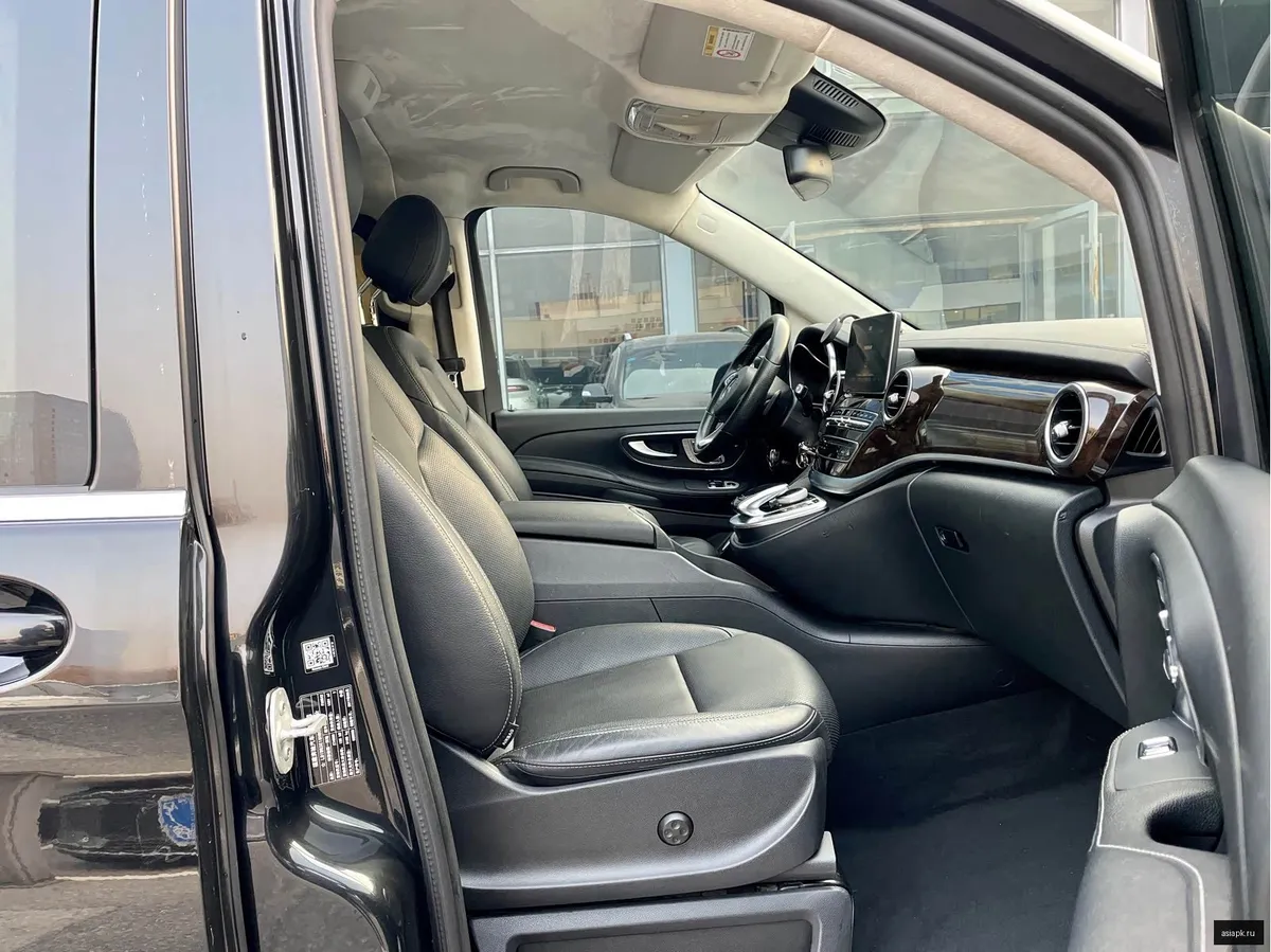 Mercedes-Benz V-Class 5