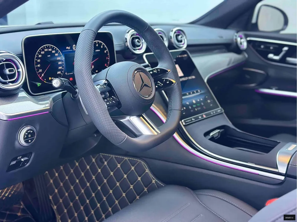 Mercedes-Benz C-Class 4