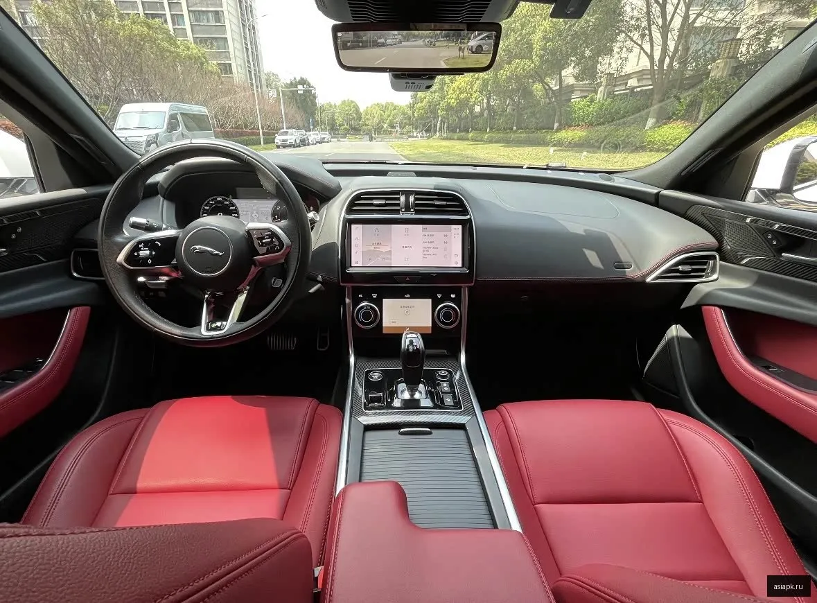 Jaguar XE 5