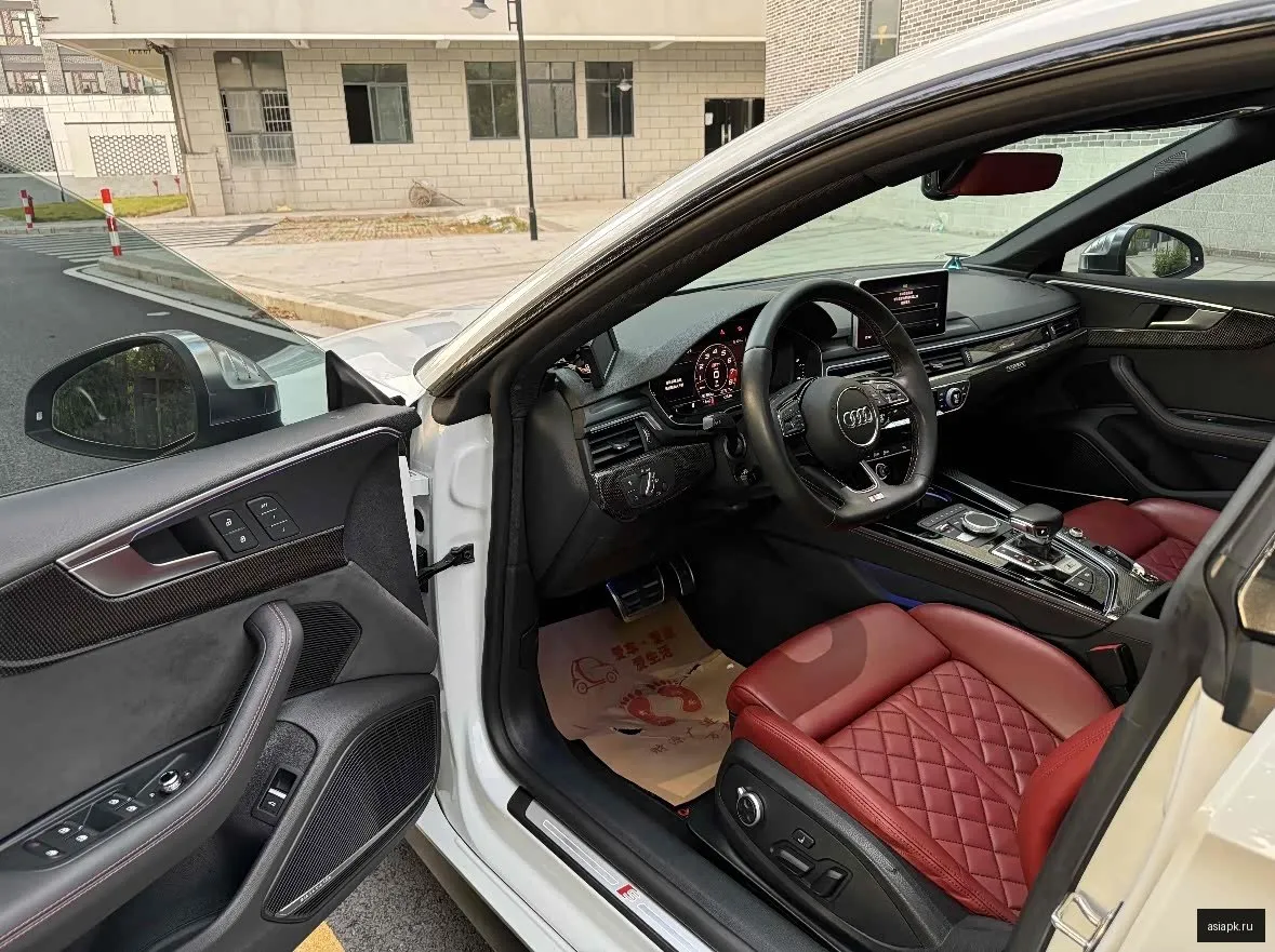Audi A5 4