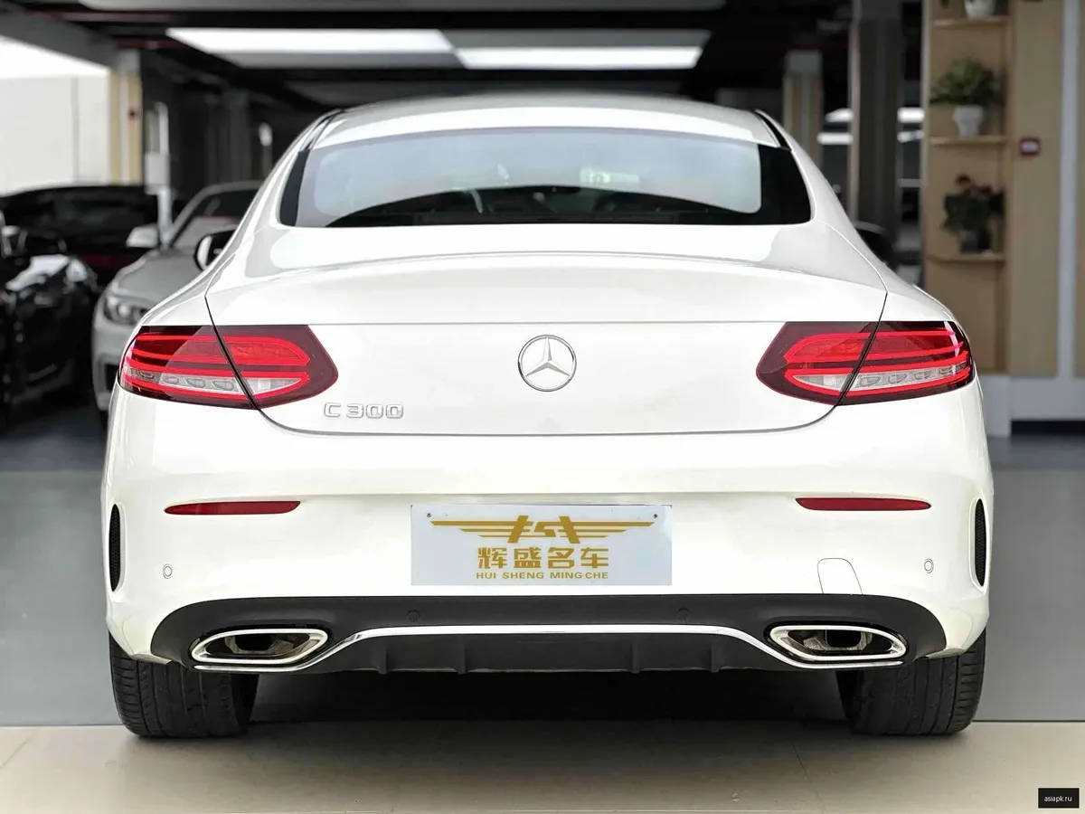 Mercedes-Benz C-Class 3