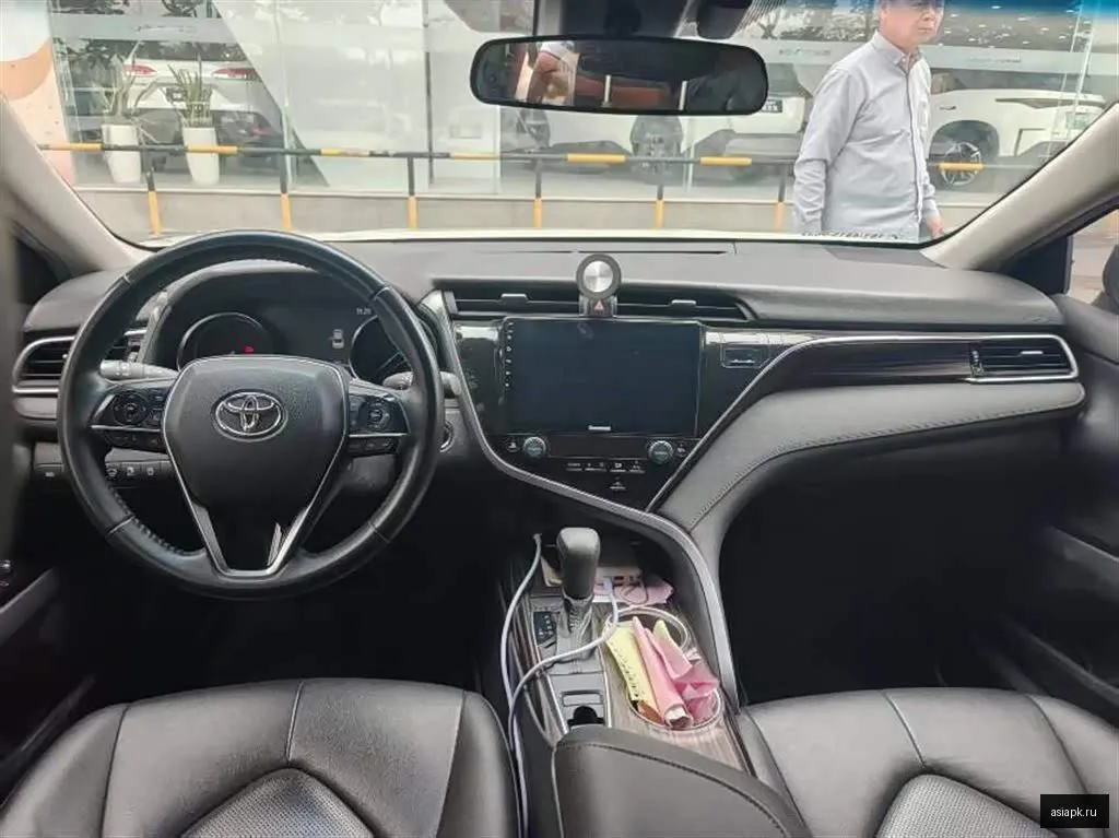 Toyota Camry 5