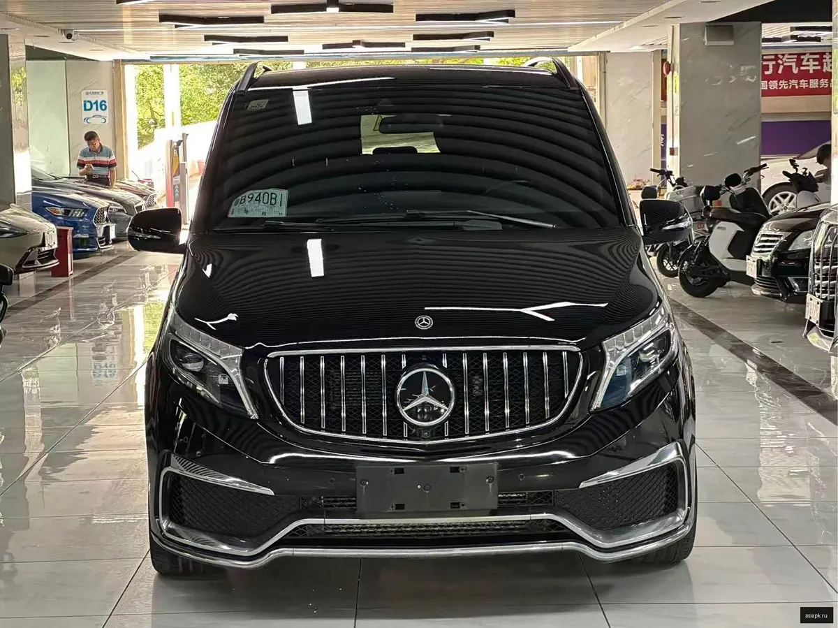 Mercedes-Benz V-Class 2