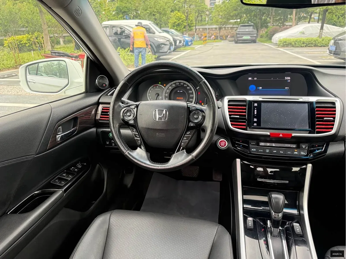 Honda Accord 6
