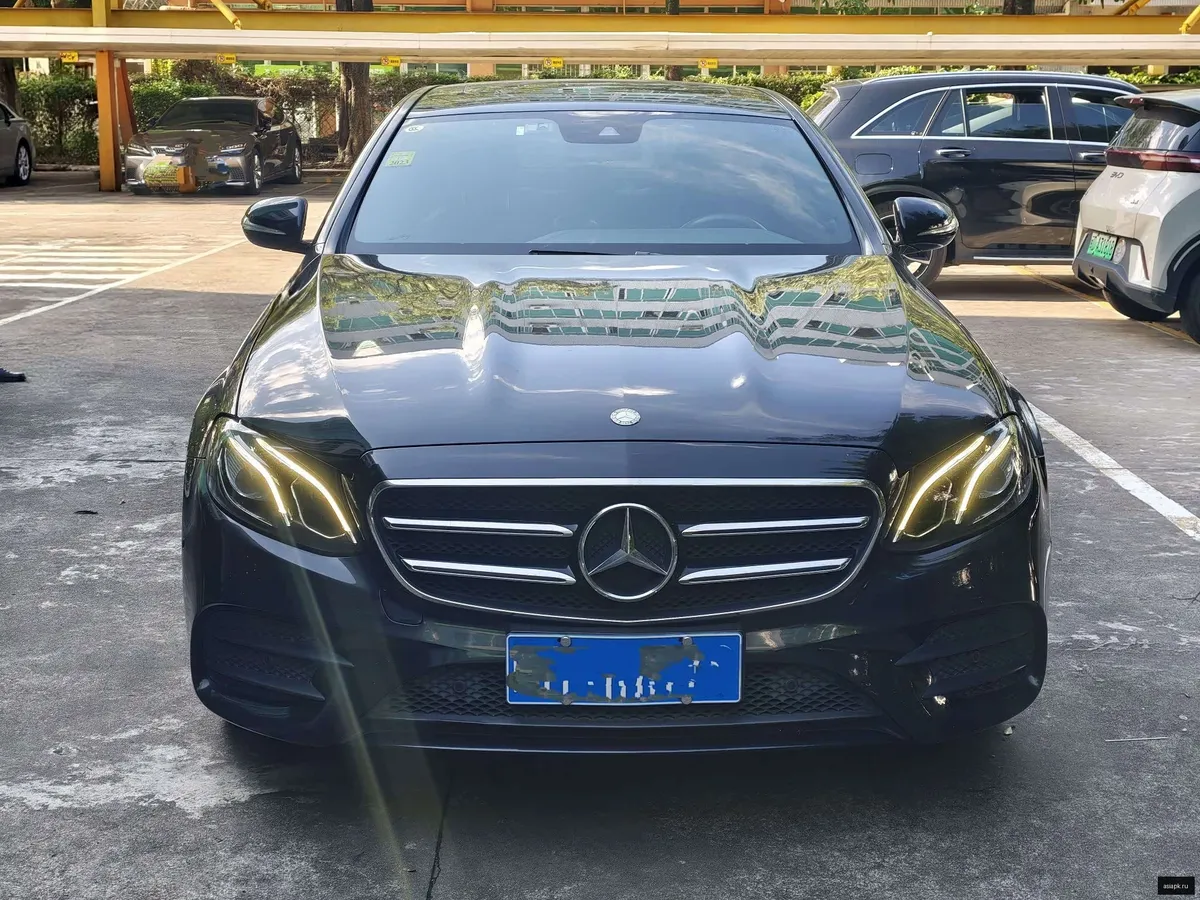 Mercedes-Benz E-Class 2