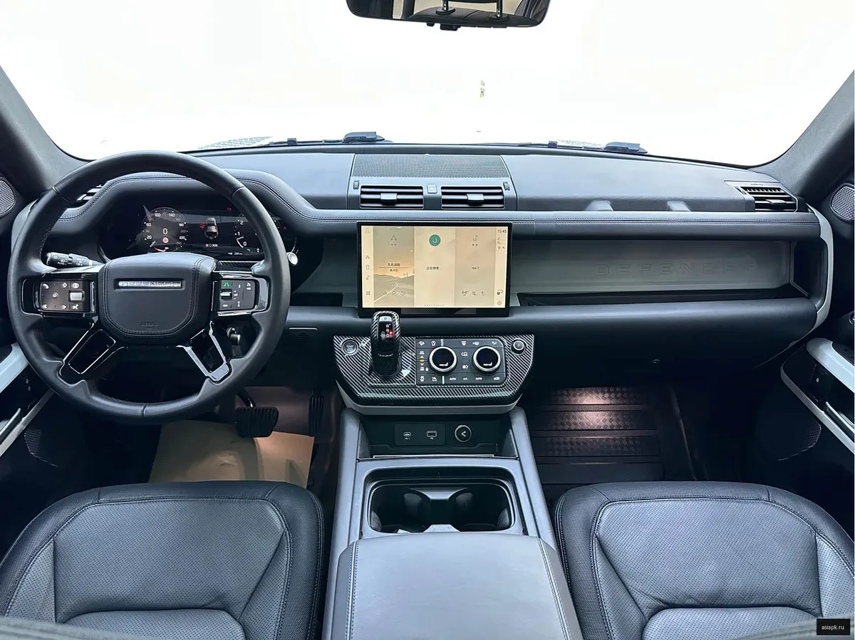 Land Rover Defender 4