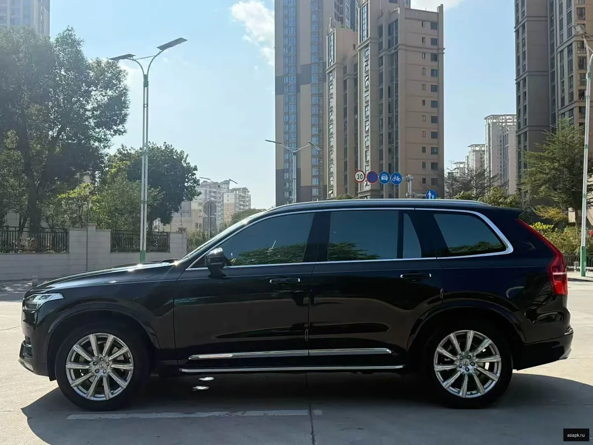 Volvo XC90 4