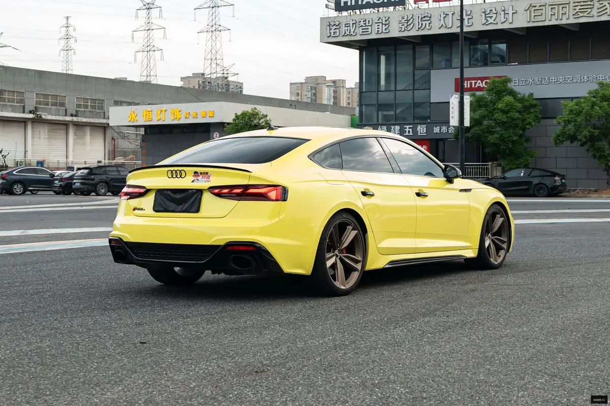 Audi RS4 3