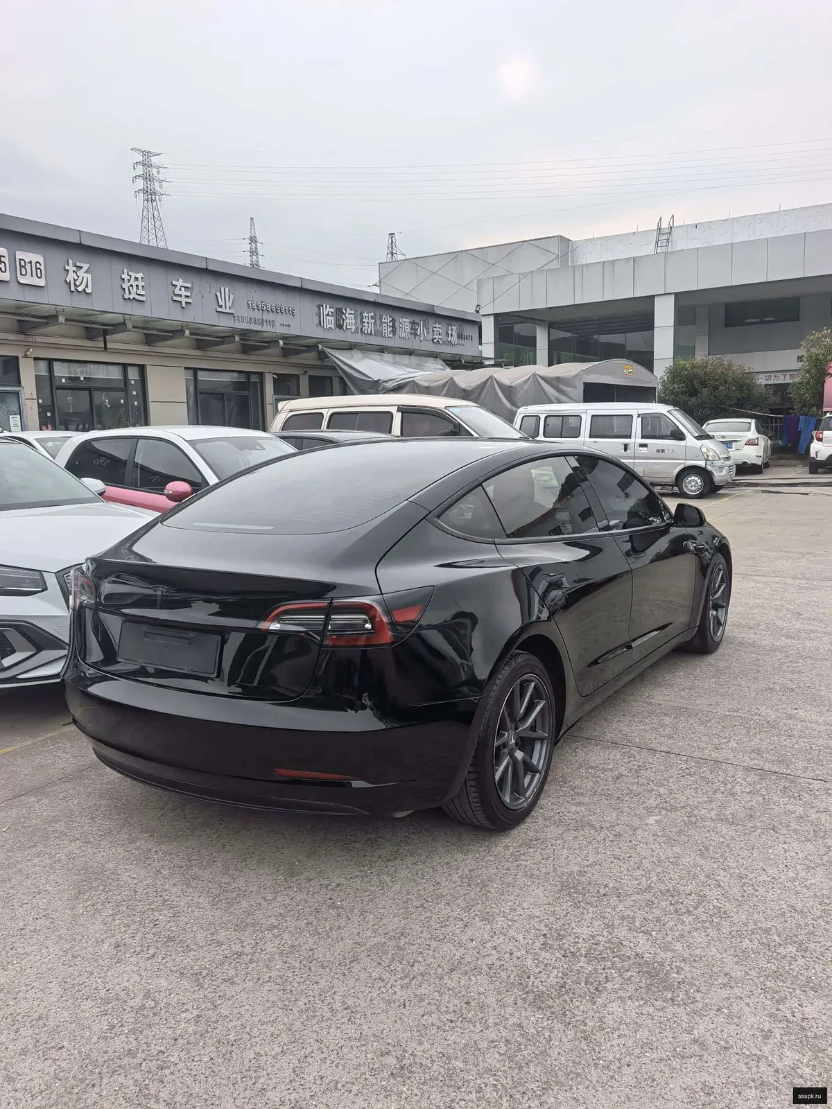 tesla Model Y 5
