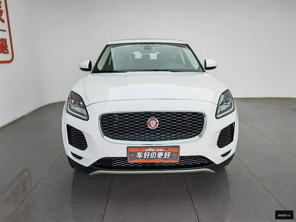 Jaguar E-Pace 3