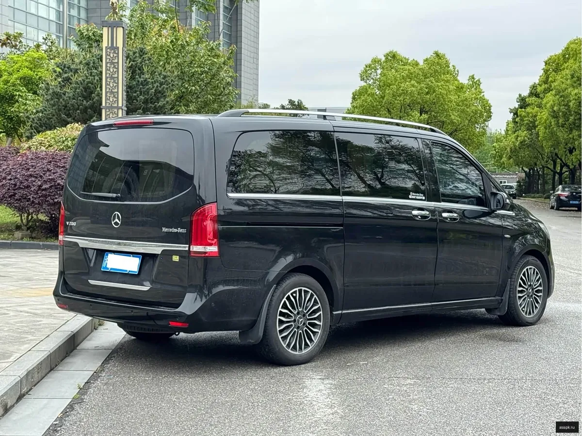 Mercedes-Benz V-Class 4
