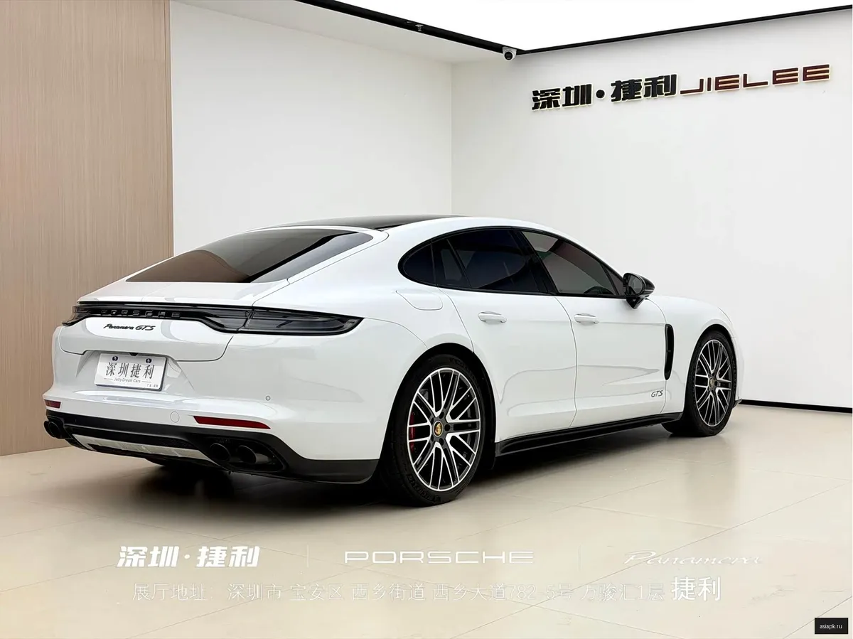 Porsche Panamera 4