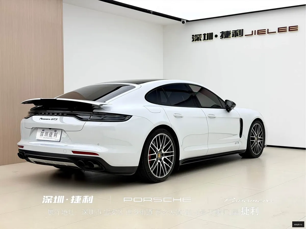 Porsche Panamera 5