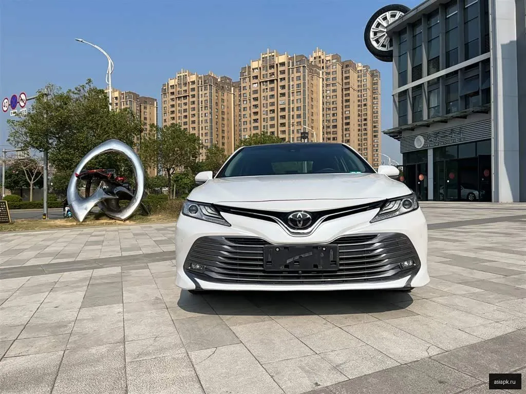 Toyota Camry 3
