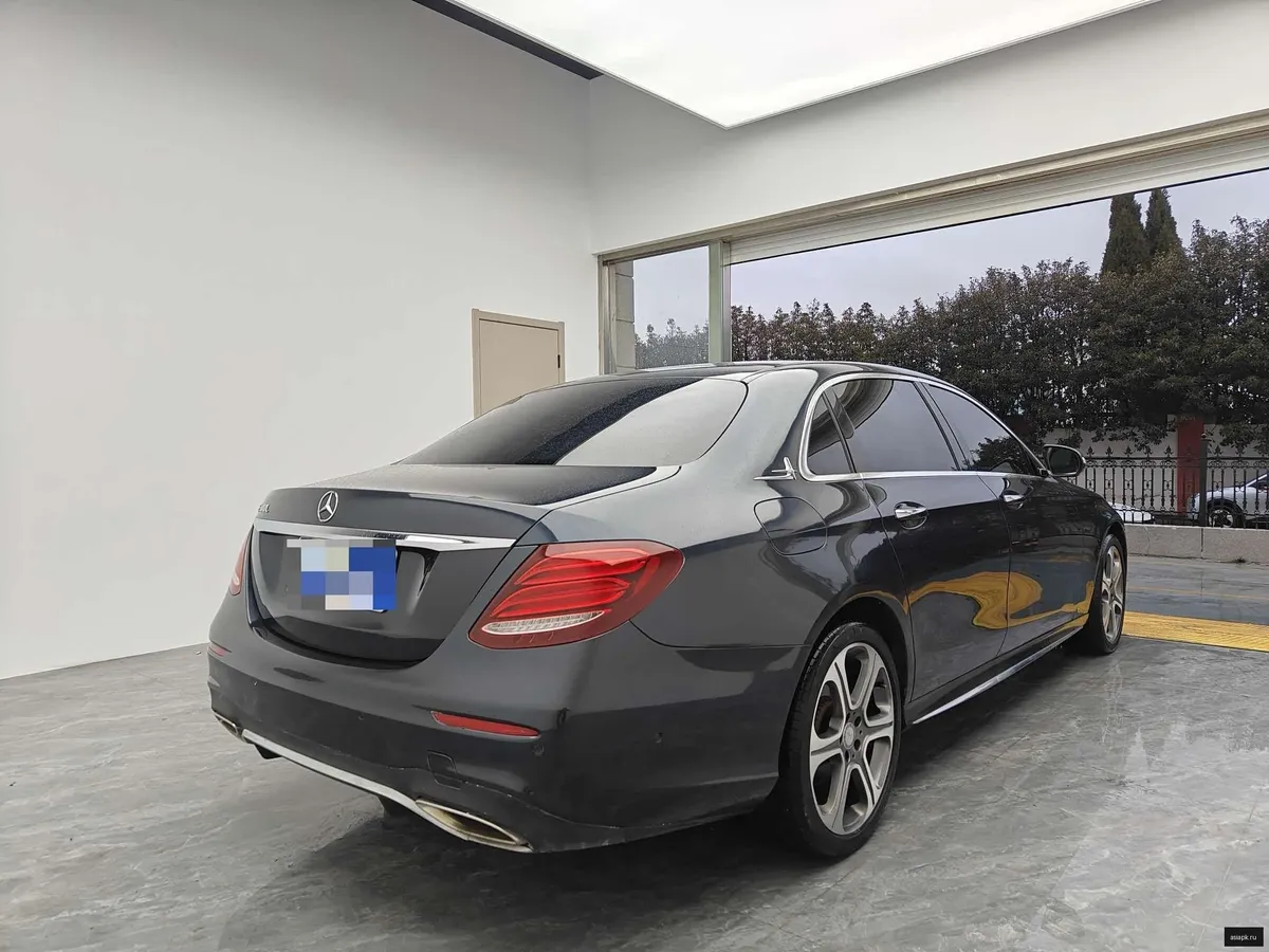 Mercedes-Benz E-Class 6