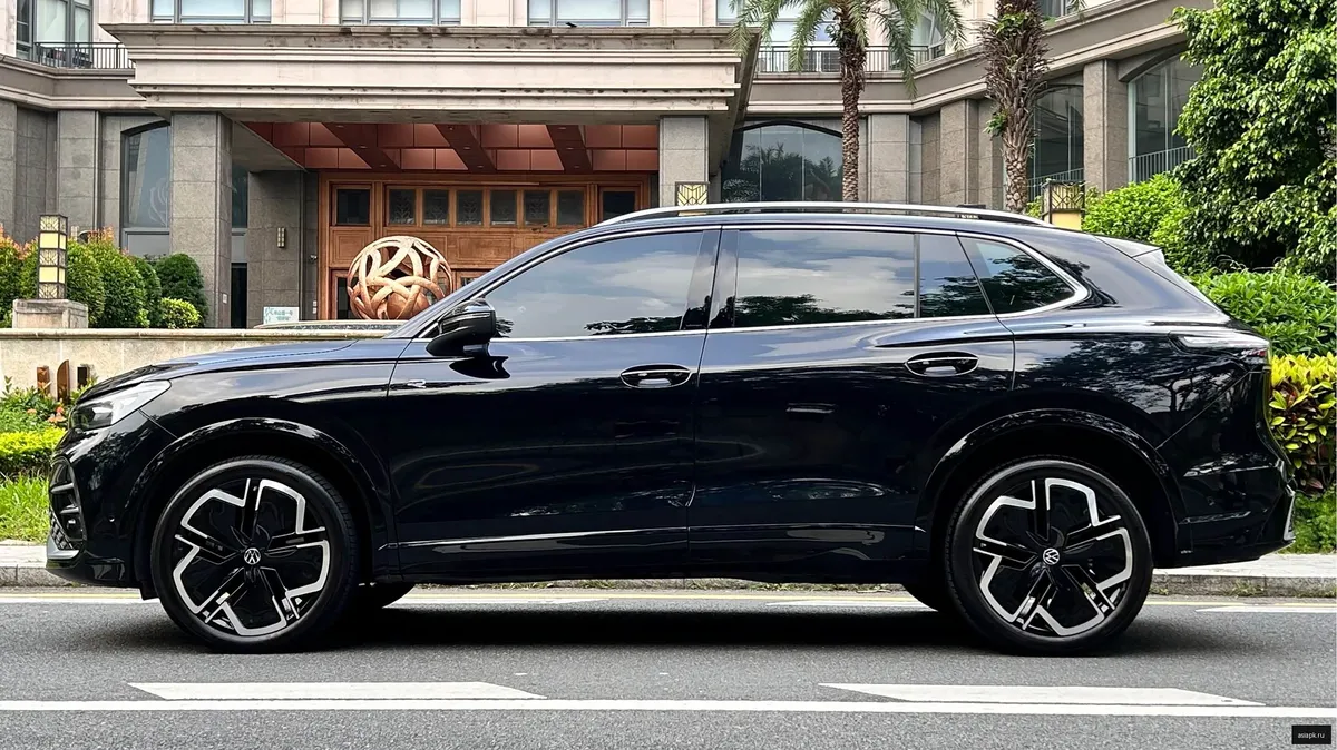 Volkswagen Tiguan L 4