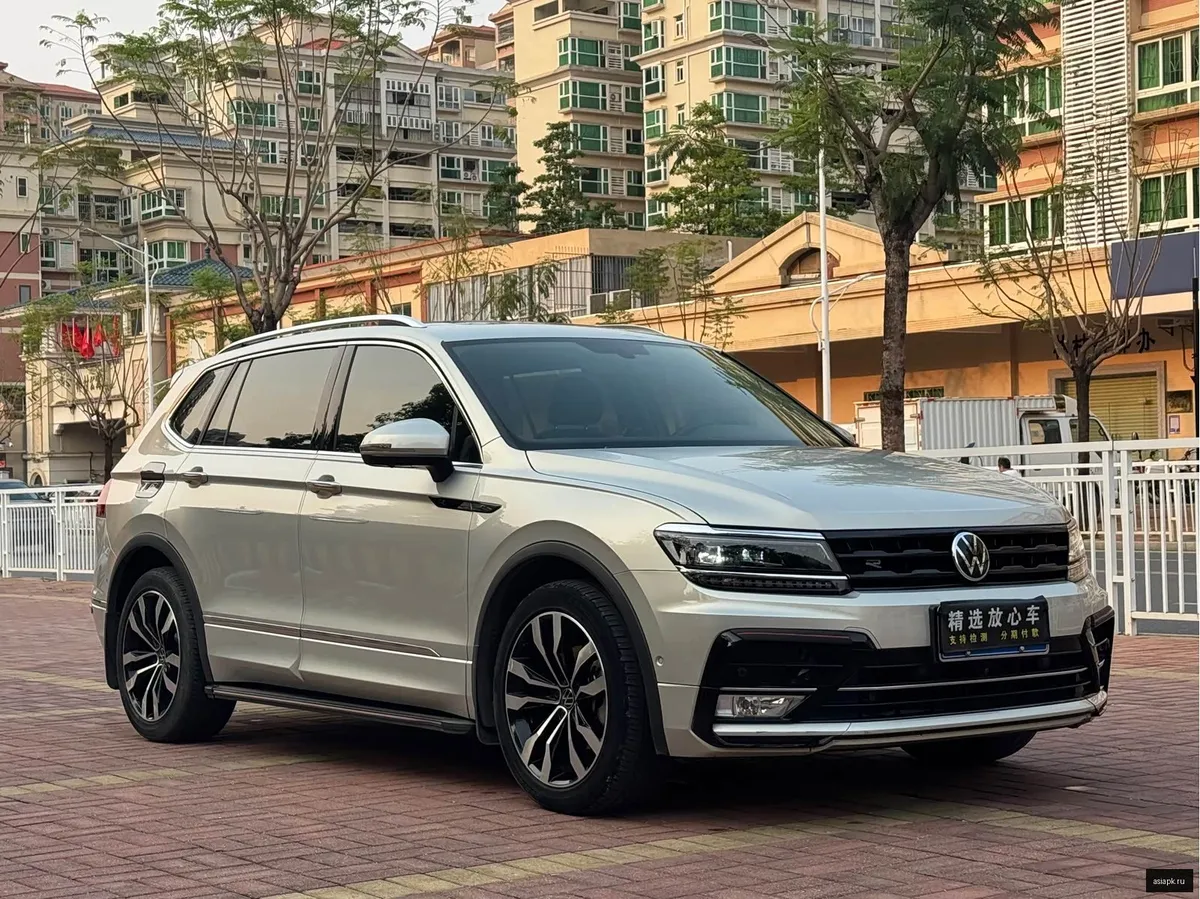 Volkswagen Tiguan L 3