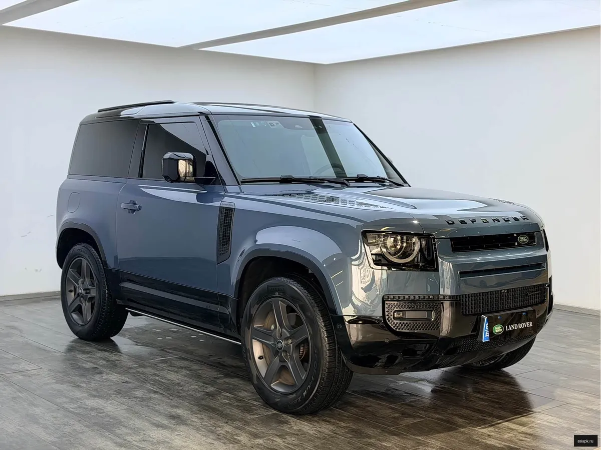 Land Rover Defender 3