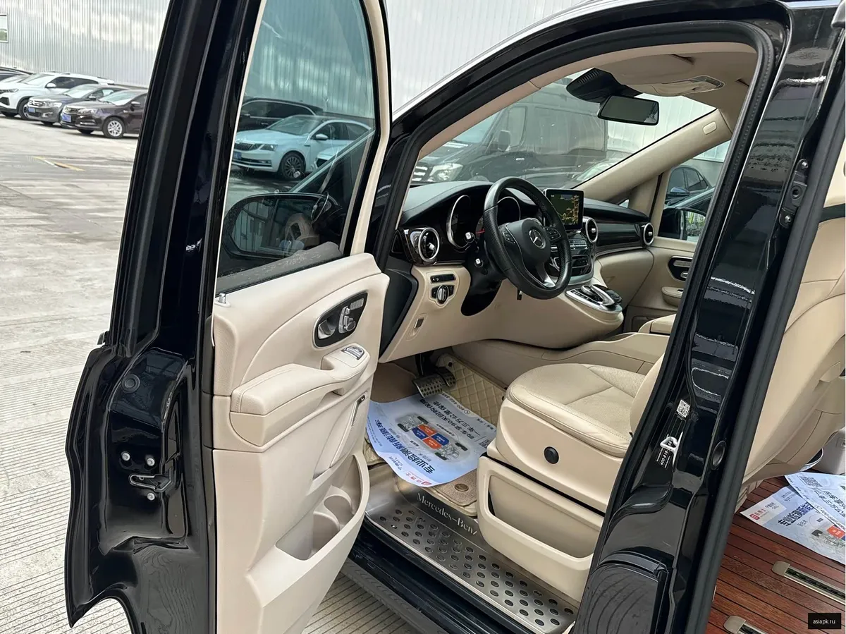 Mercedes-Benz V-Class 6