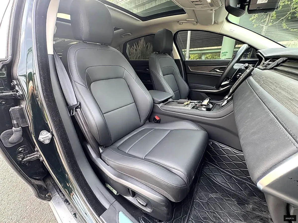 Jaguar XF 4