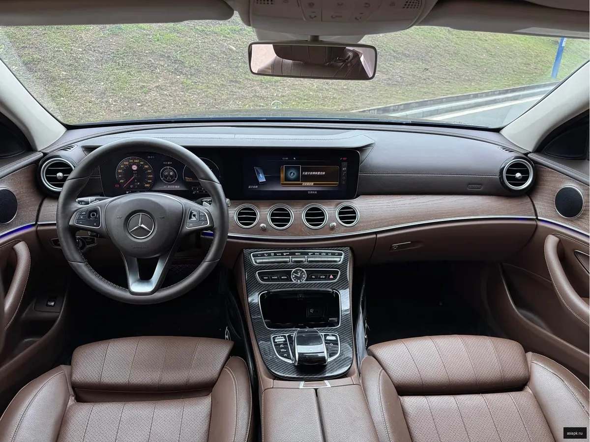 Mercedes-Benz E-Class 6