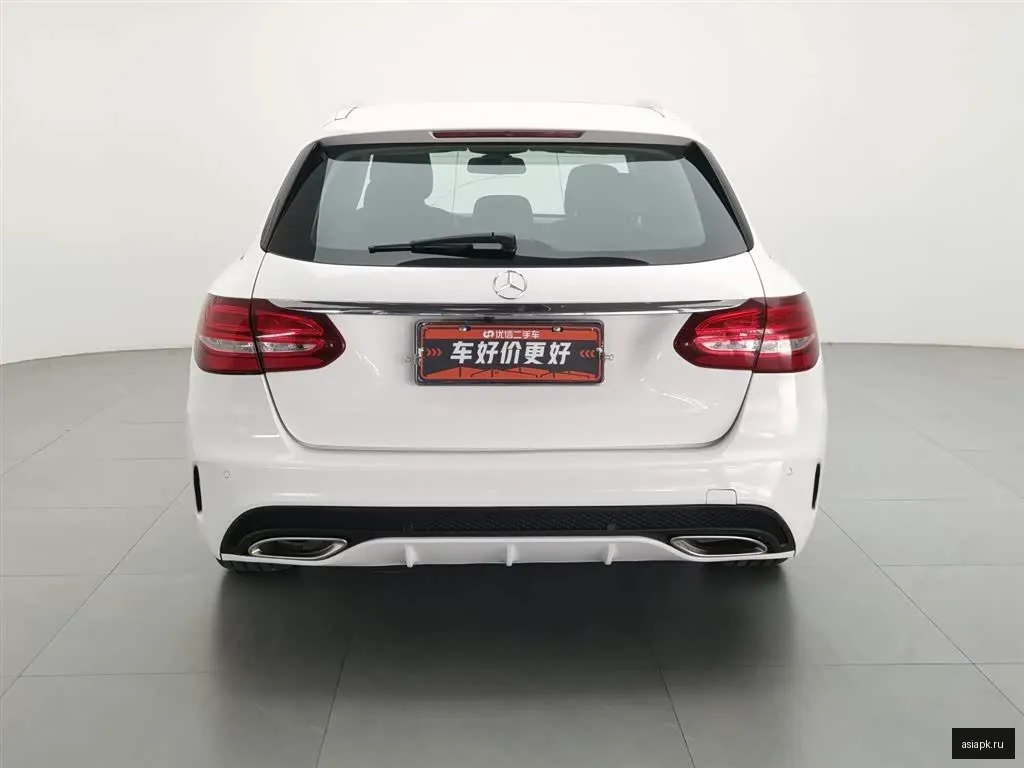 Mercedes-Benz C-Class 4
