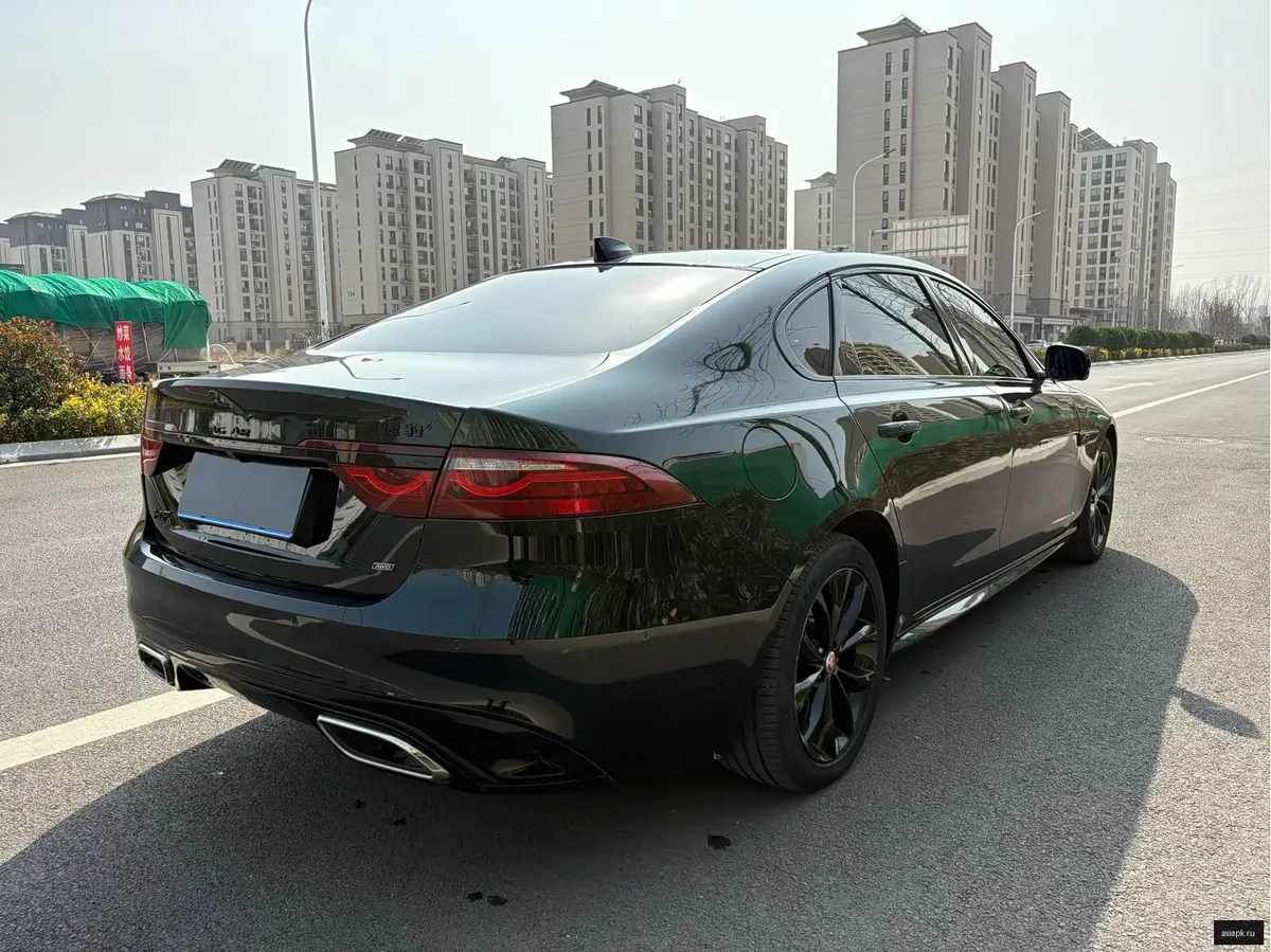 Jaguar XF 4