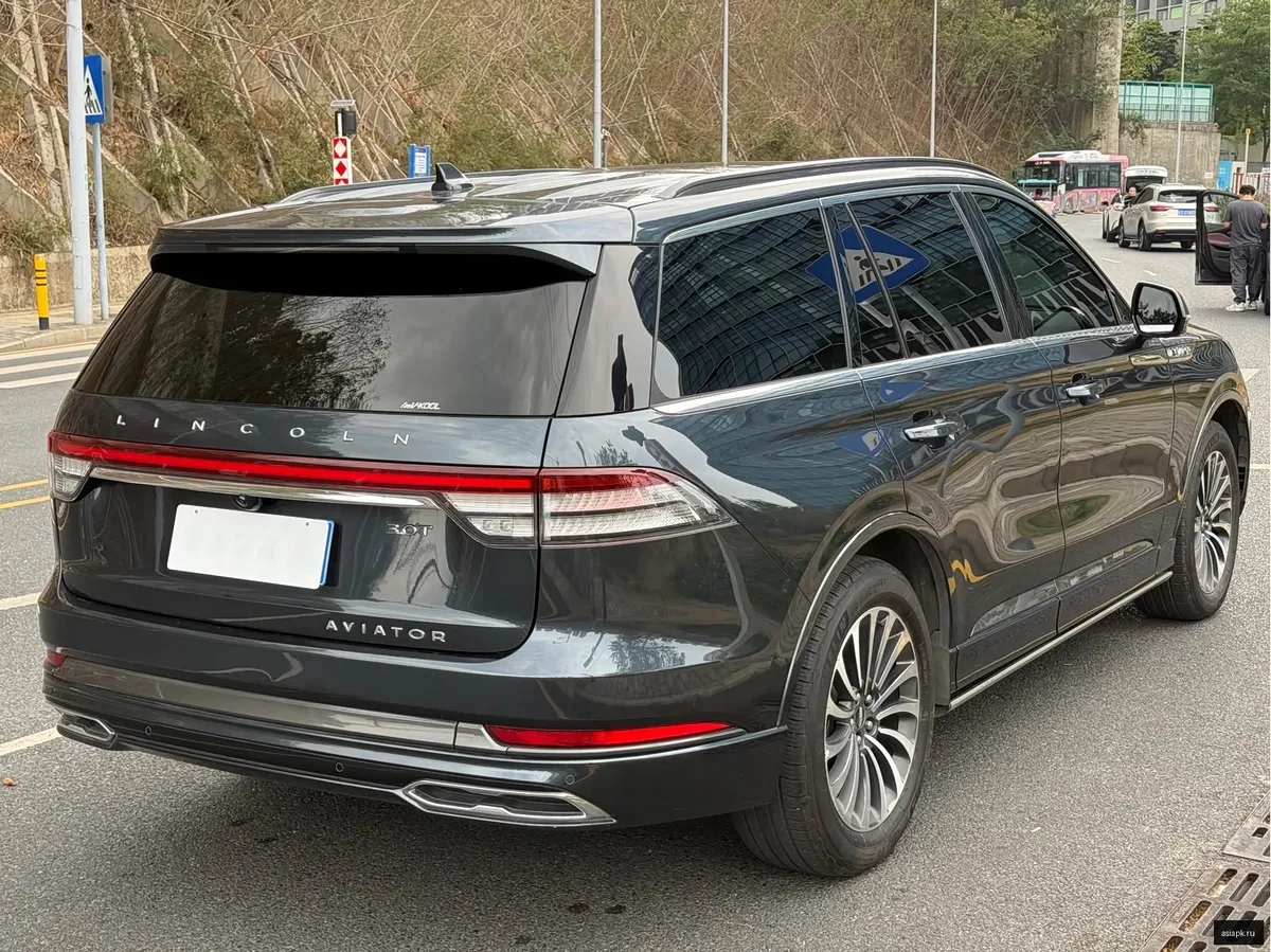 Lincoln Aviator 4