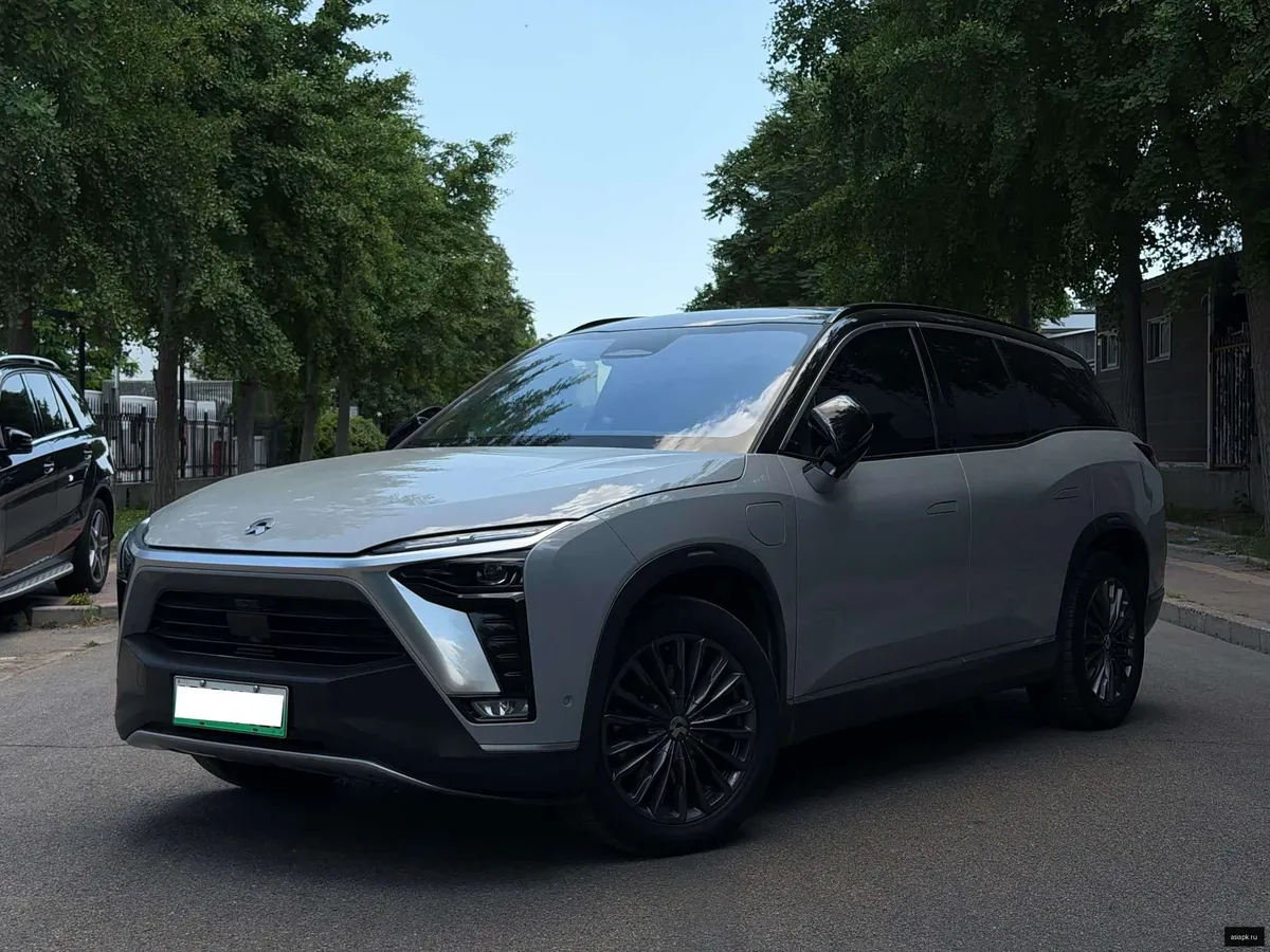 Nio ES8