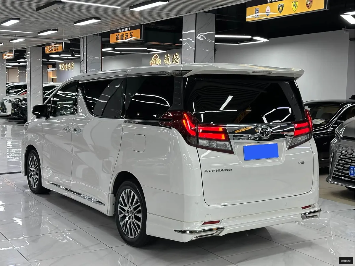 Toyota Alphard 6