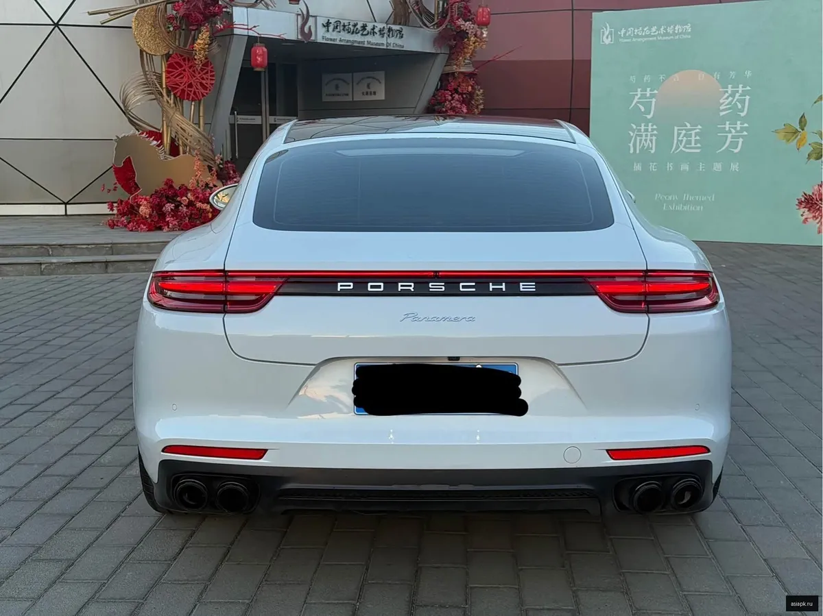 Porsche Panamera 5