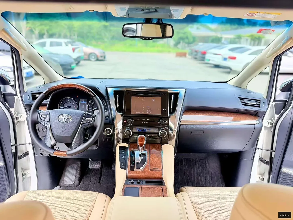 Toyota Alphard 5