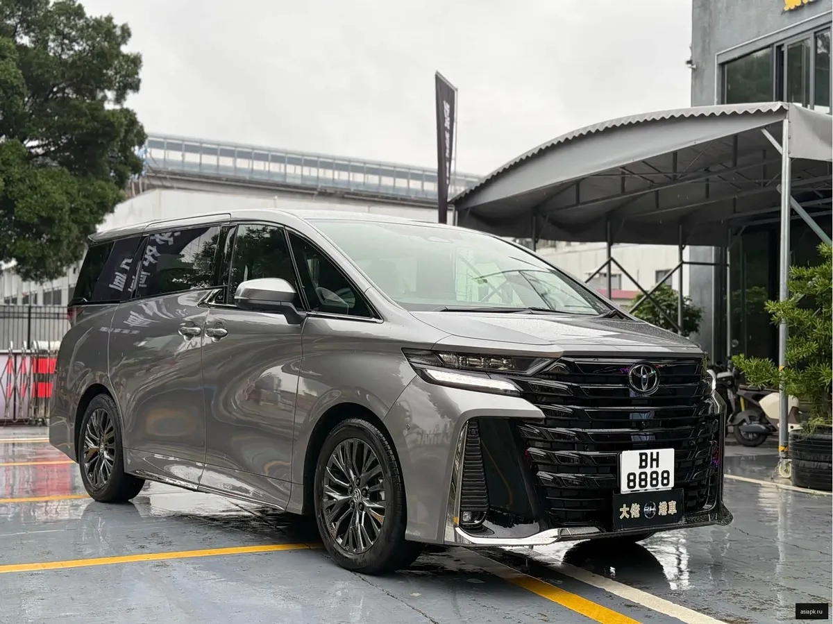 Toyota Vellfire 3