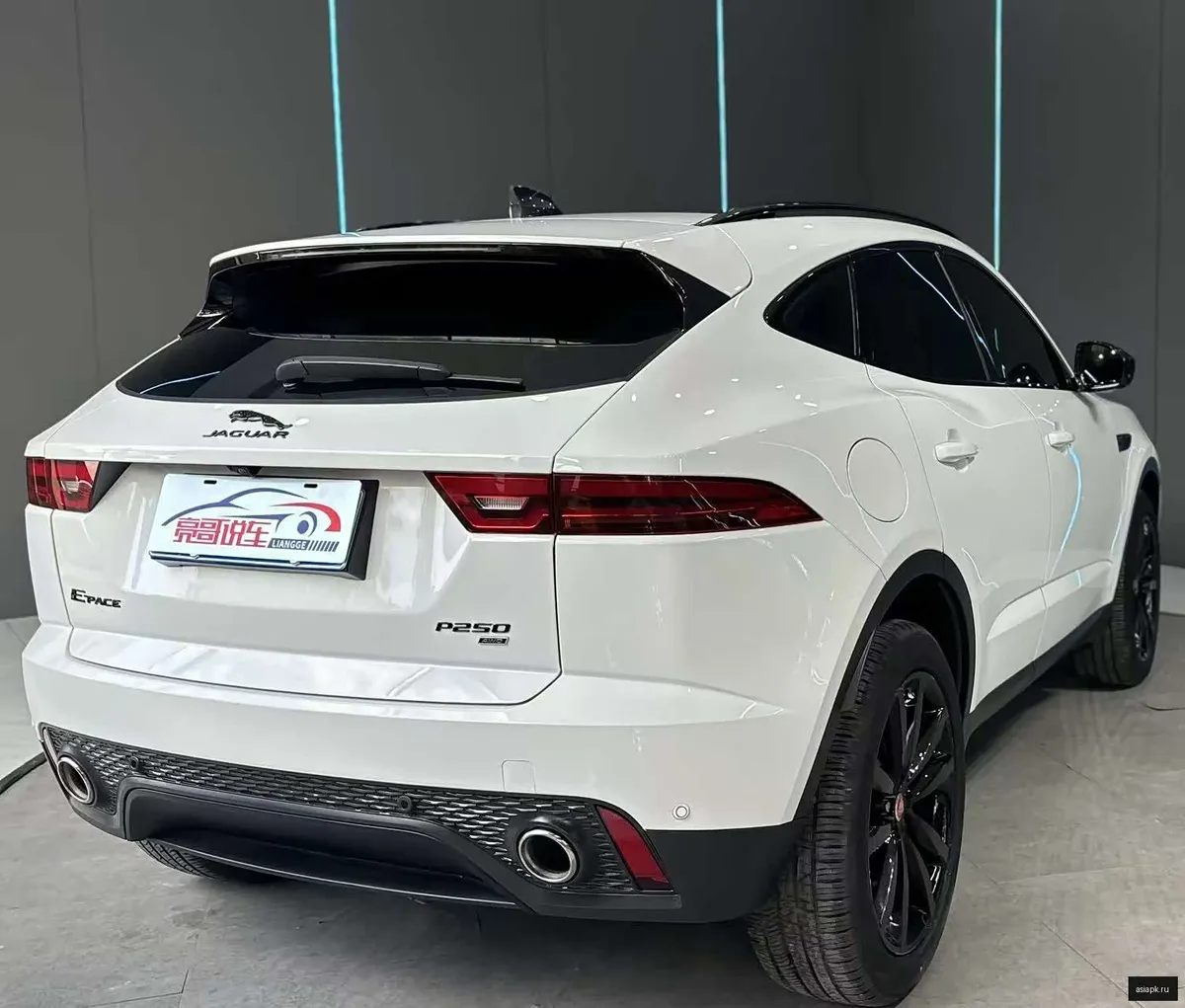 Jaguar E-Pace 6
