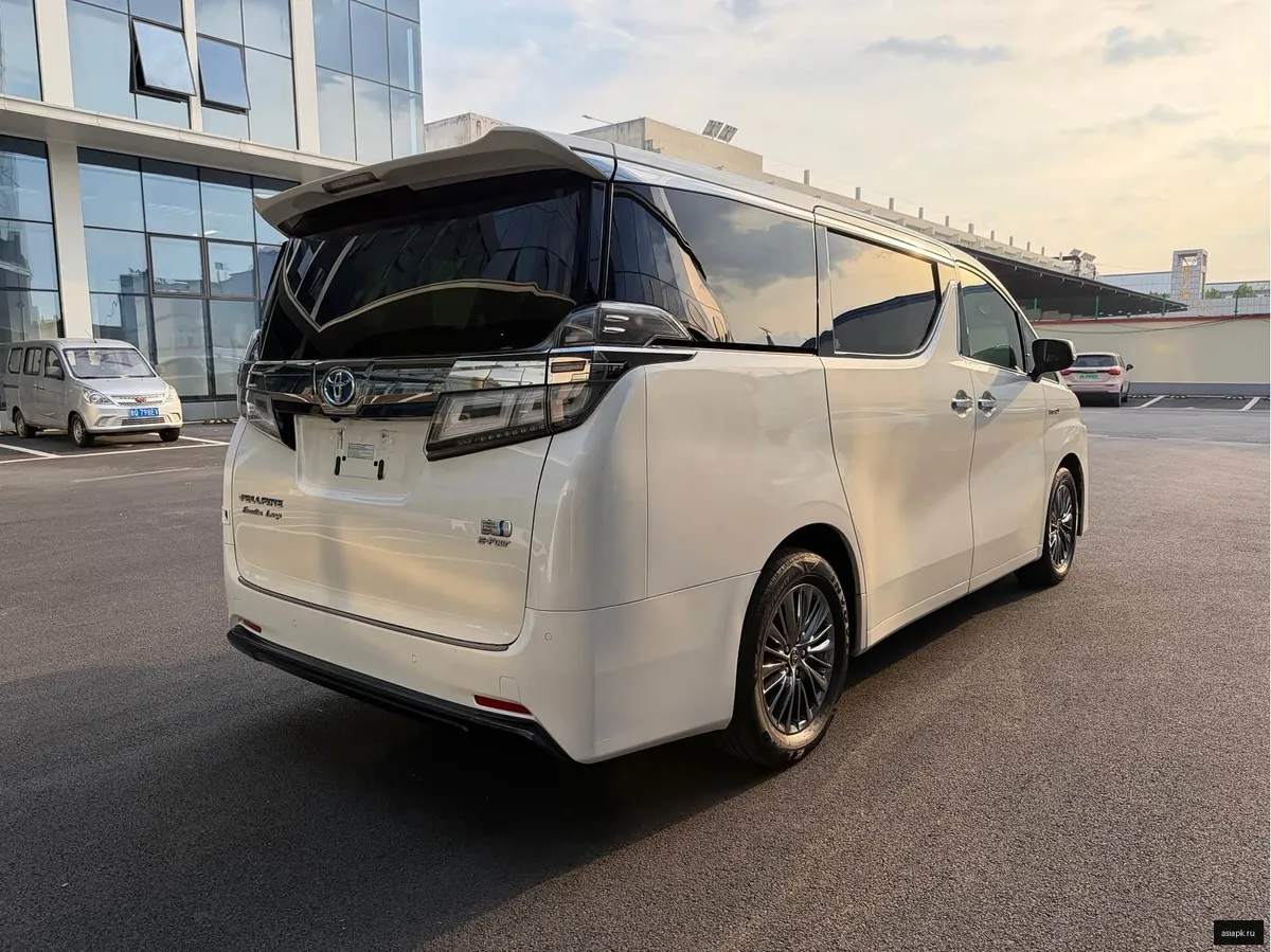 Toyota Vellfire 5
