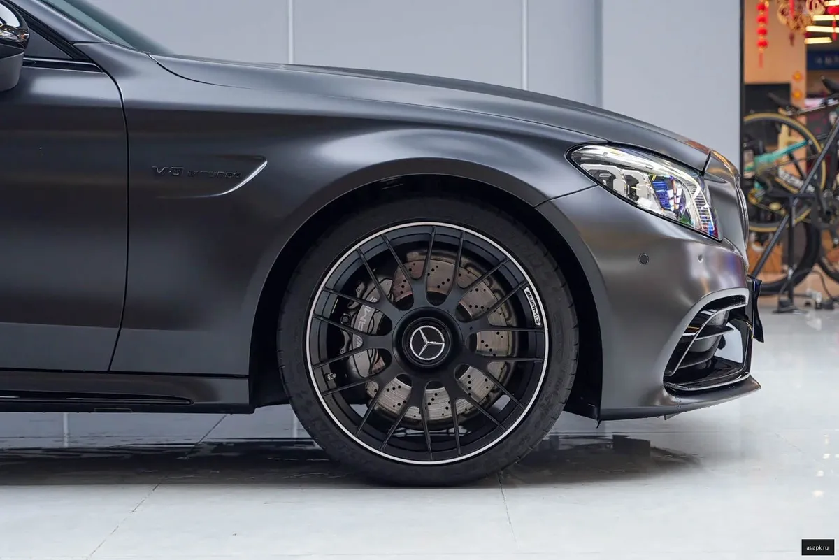 Mercedes-Benz C-Class 4