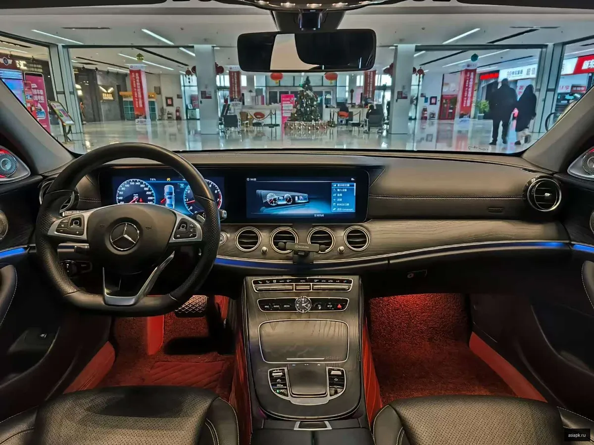 Mercedes-Benz E-Class 3