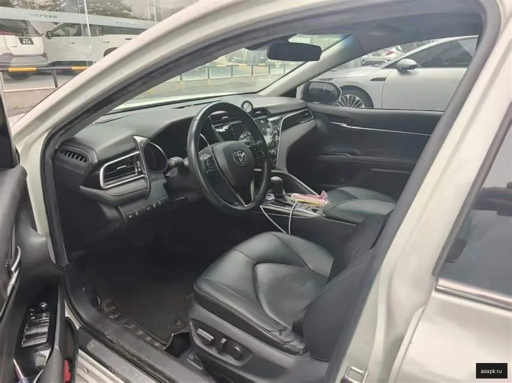 Toyota Camry 3