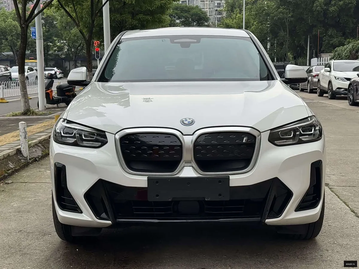 BMW iX3 2