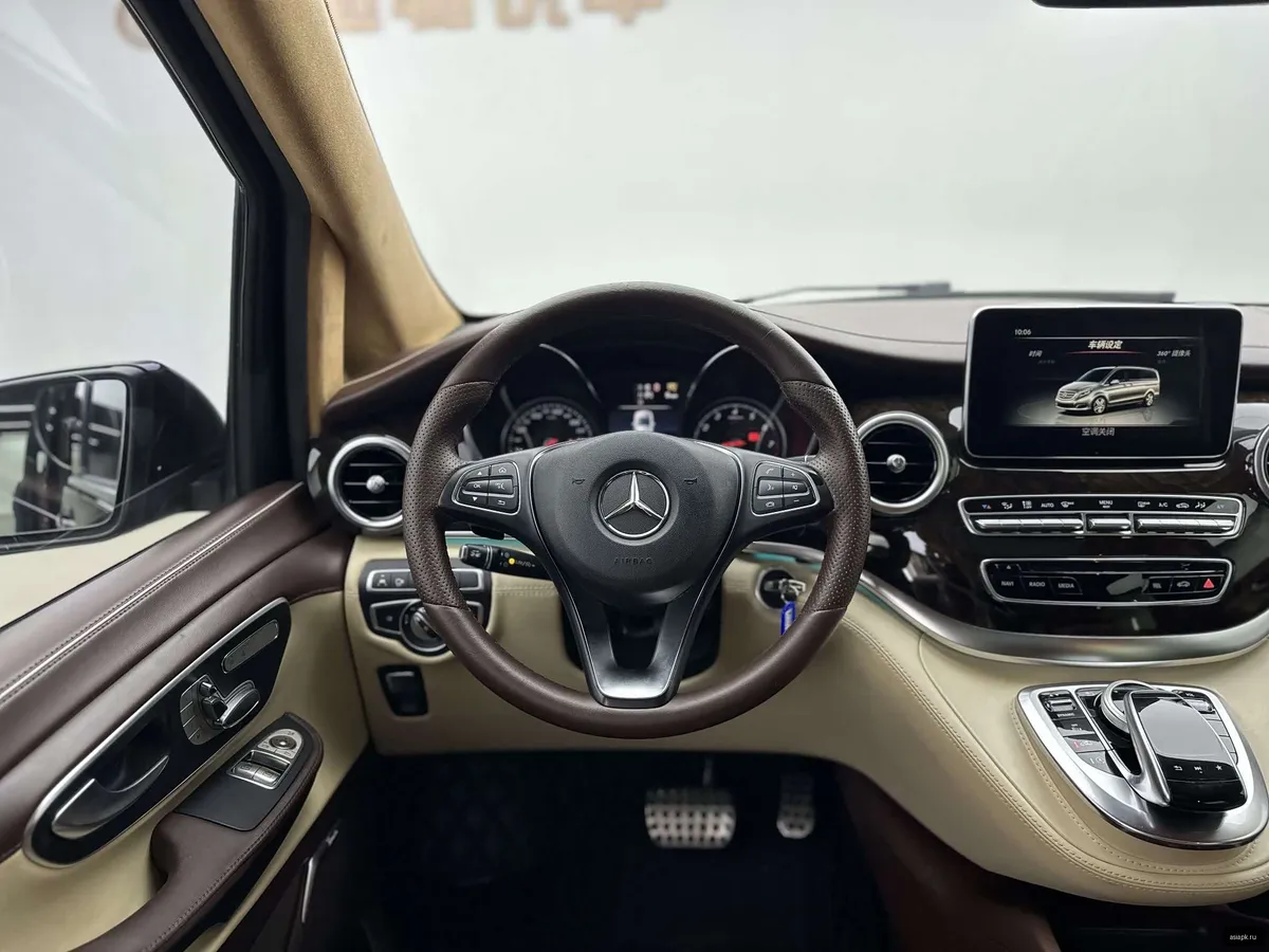 Mercedes-Benz V-Class 4