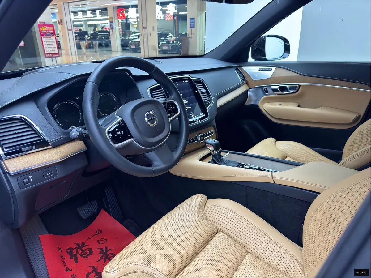 Volvo XC90 6
