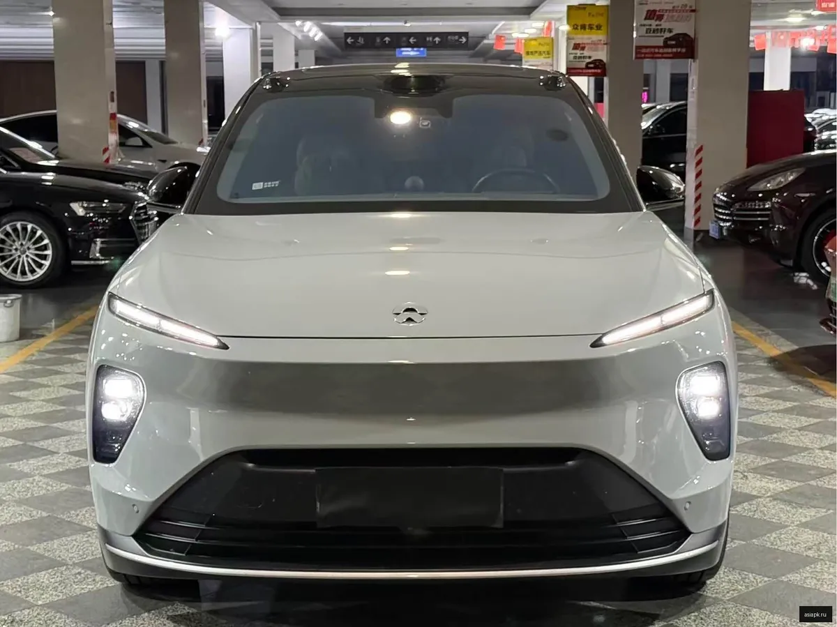 Nio ES8 2
