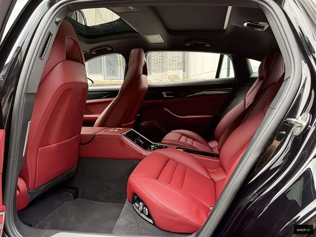 Porsche Panamera 6