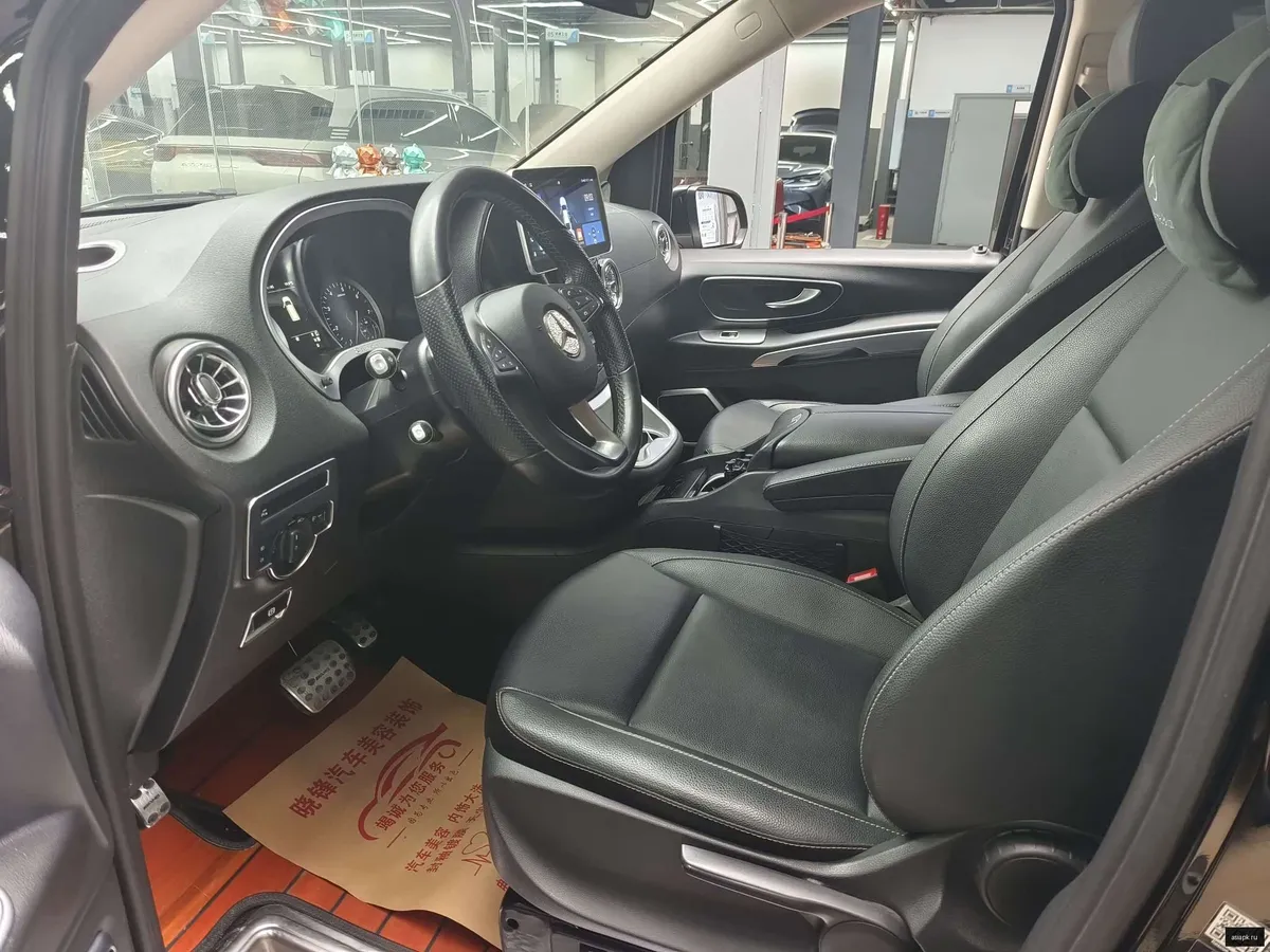Mercedes-Benz Vito 4