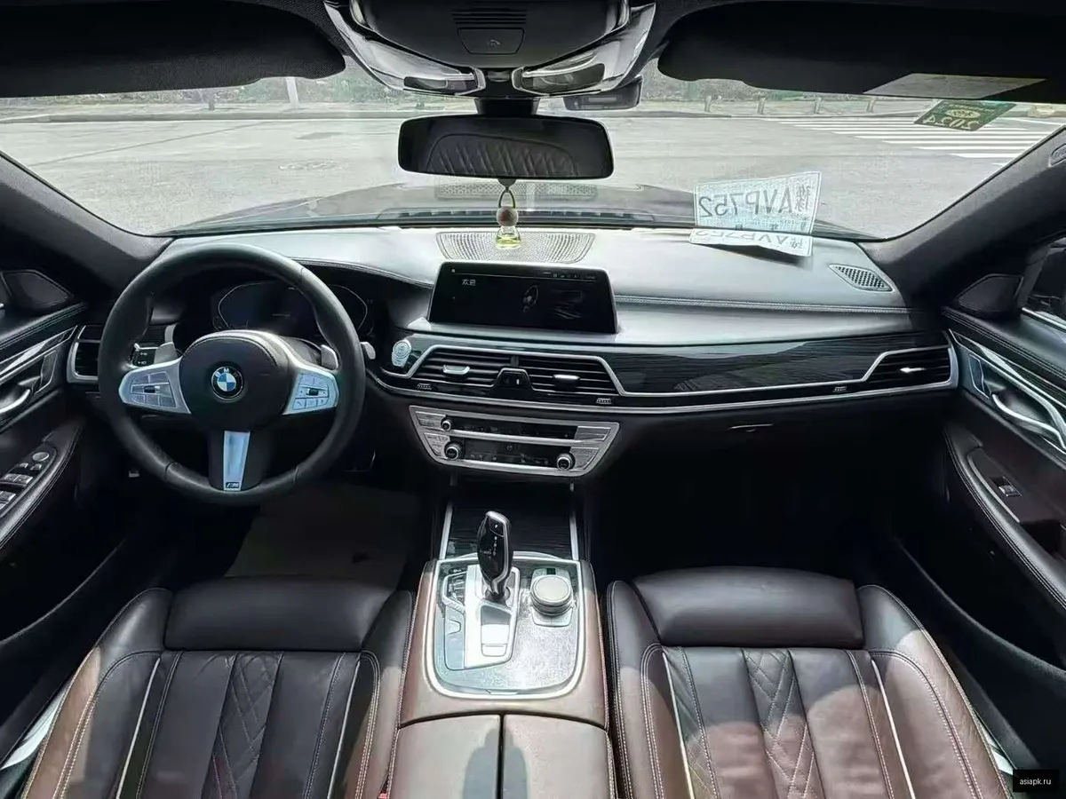 BMW 7-Series 5