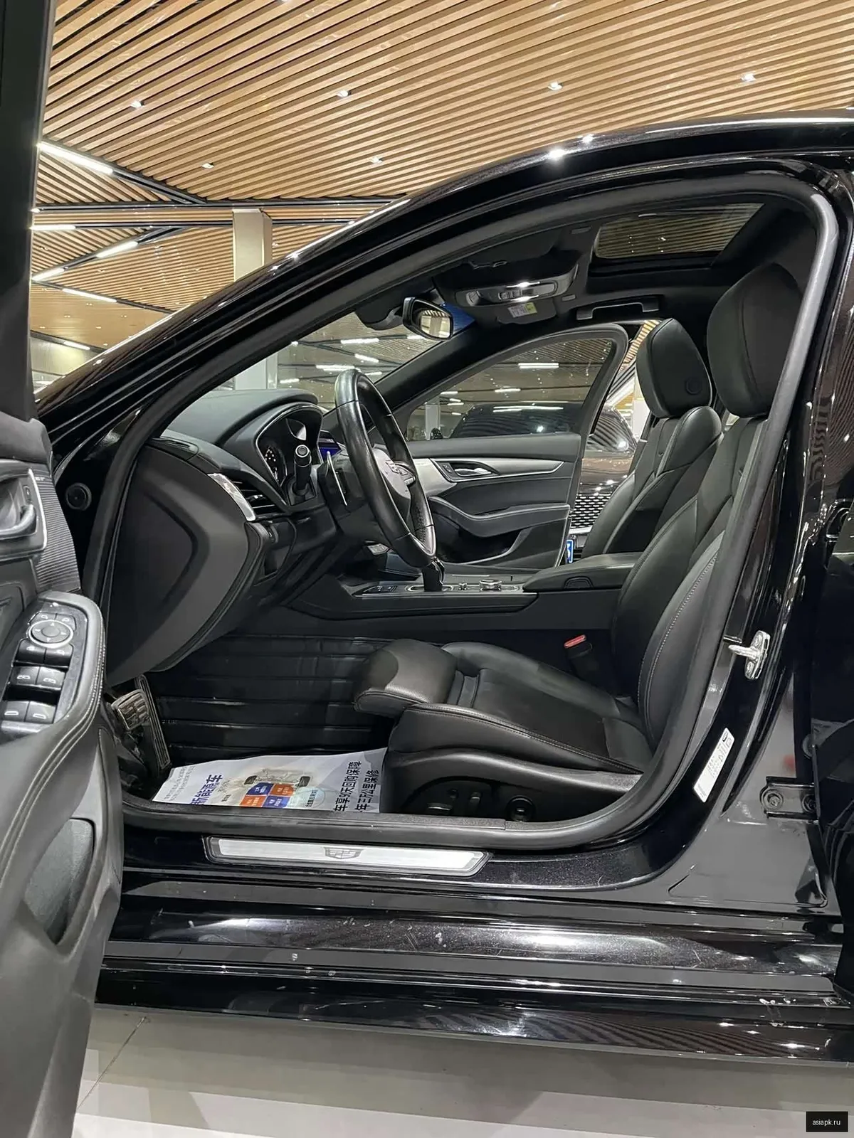 Cadillac CT5 4