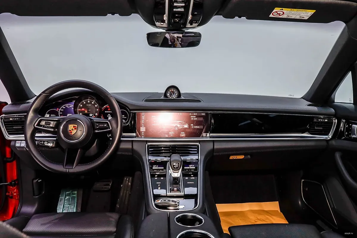 Porsche Panamera 6