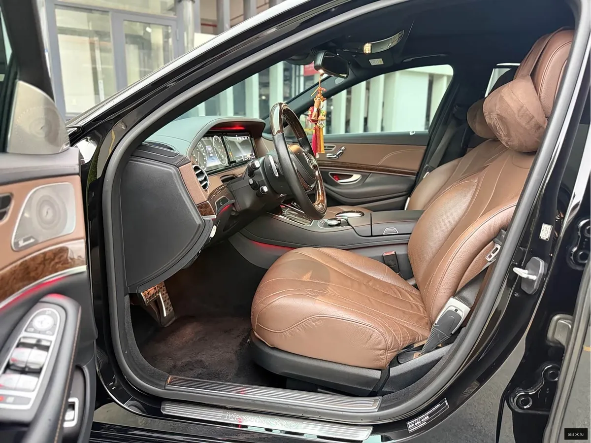 Mercedes-Benz S-Class 4
