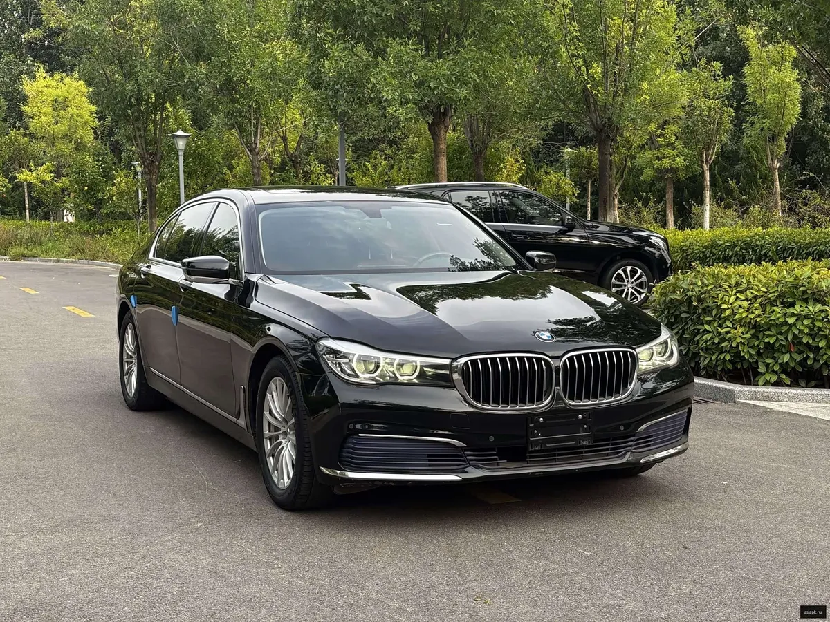 BMW 7-Series 2