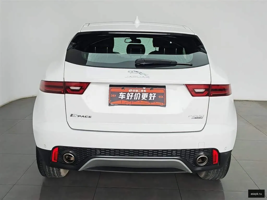 Jaguar E-Pace 4